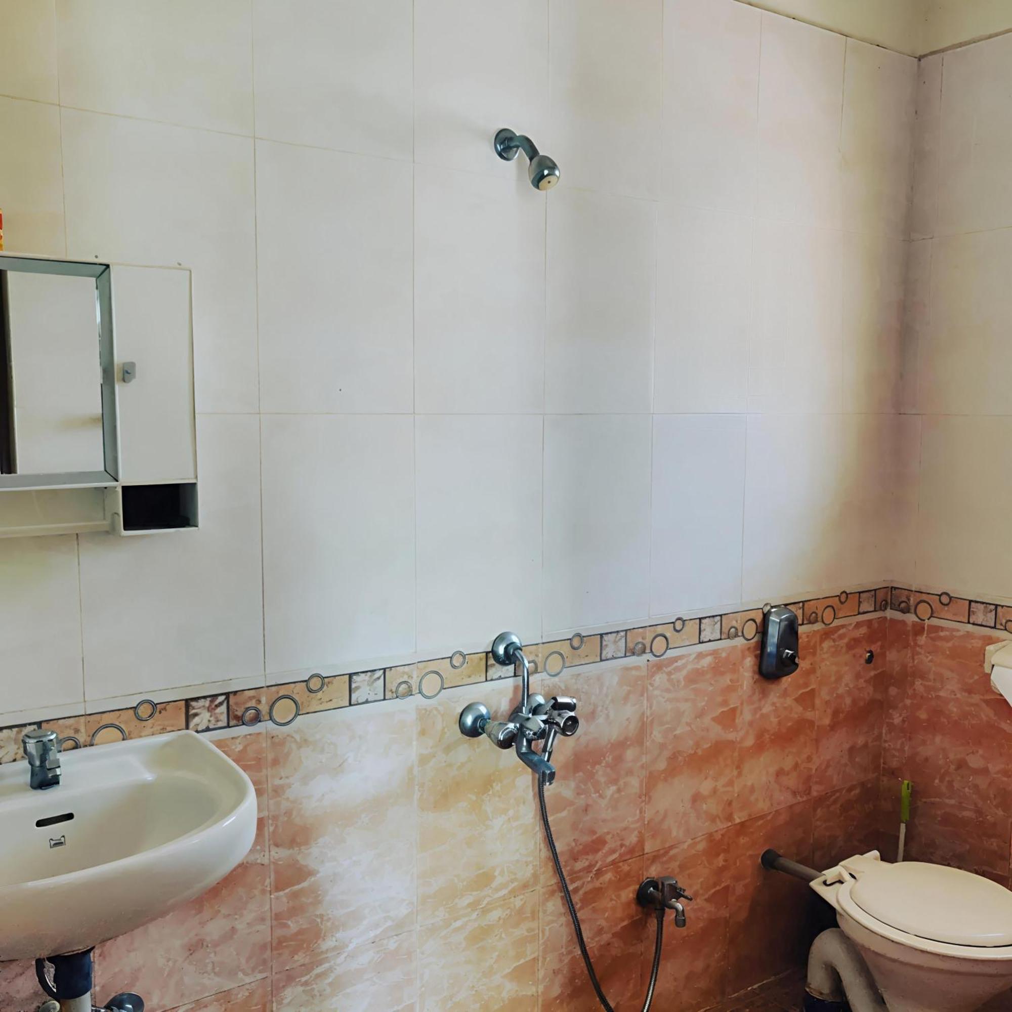 Ocean Walk Apartments 2Bhk 칼랑굿 외부 사진